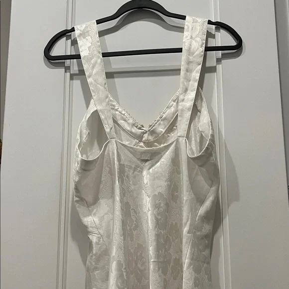 Victoria’s Secret gold label white ivory bridal slip dress/top - Picture 4 of 6